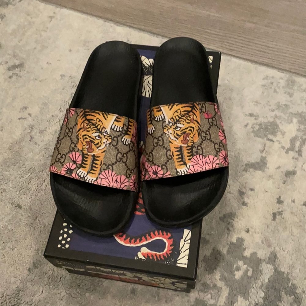 Gucci slide